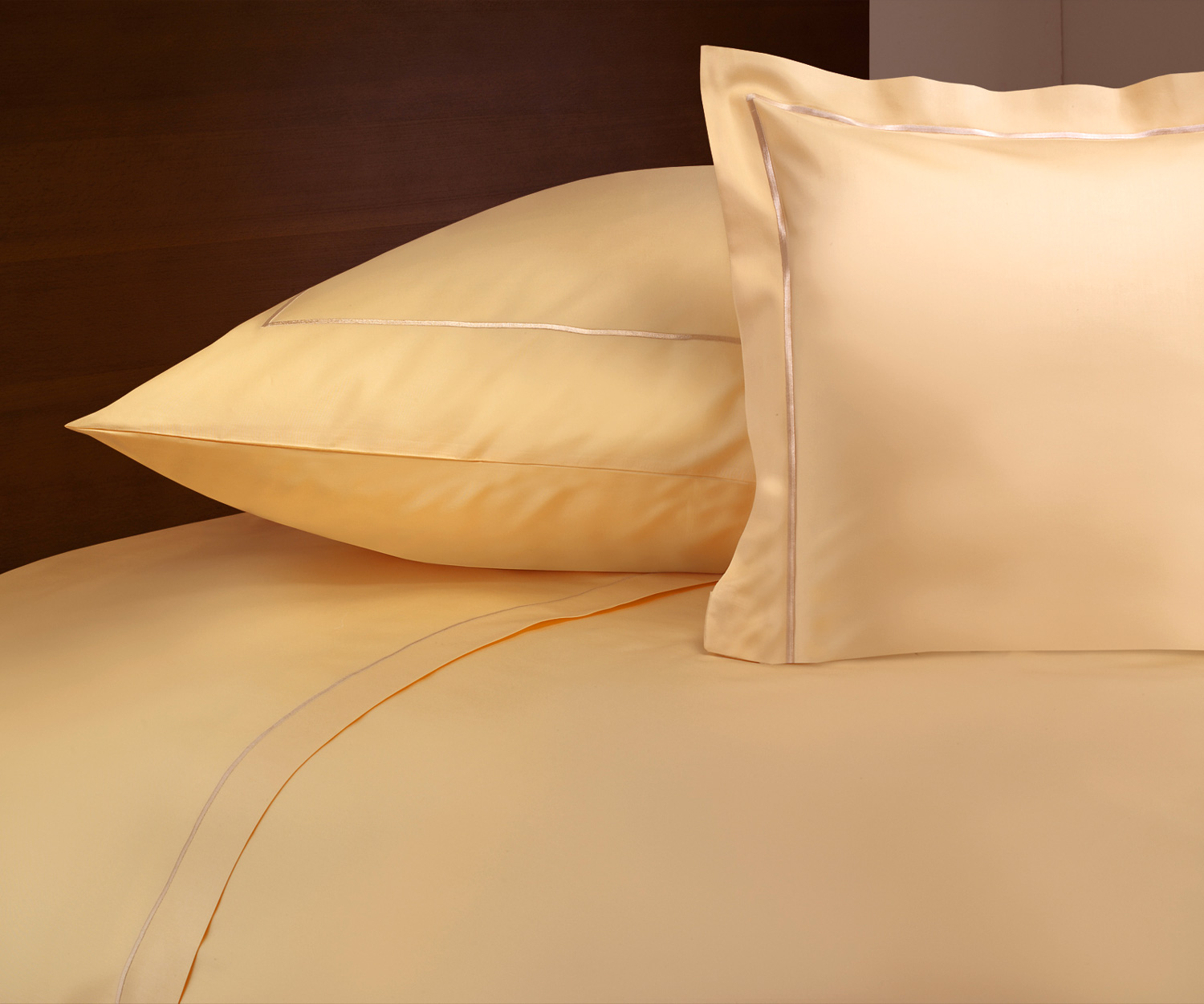 graserkordelbettbezug Kordel mit aufgesetzter Stickbordüre - hinteres Kissen