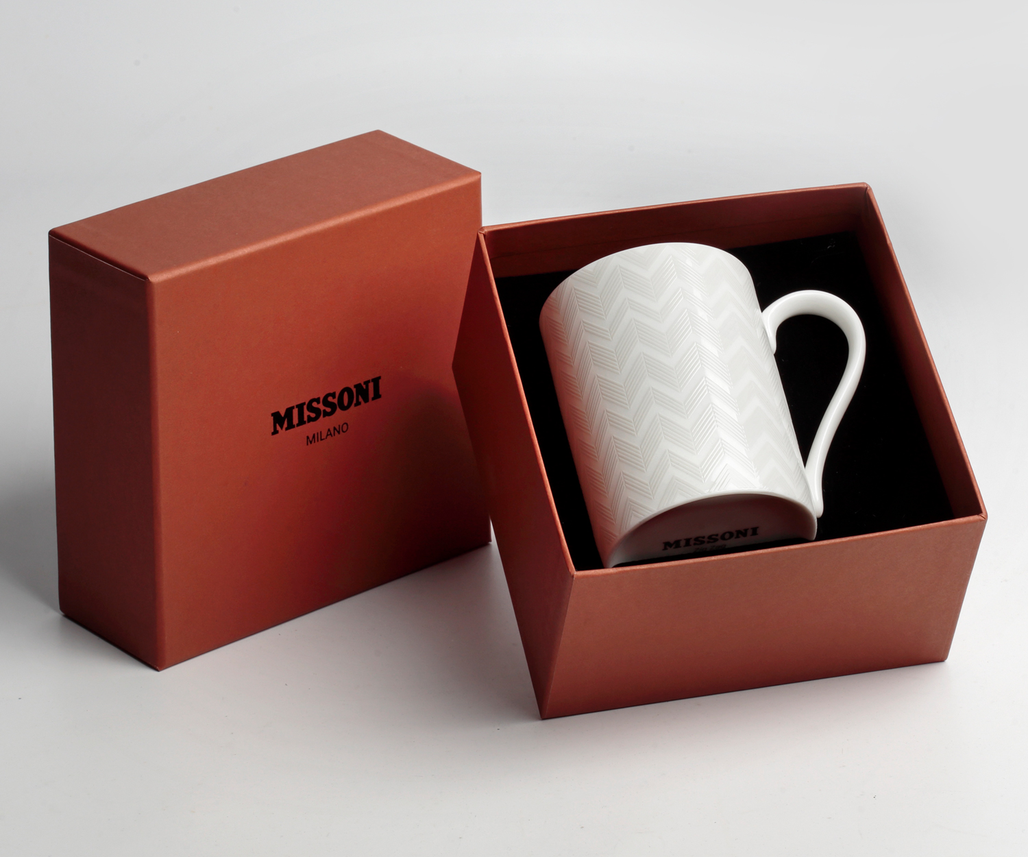 Missoni Zig Zag white Henkelbecher Porzellan Geschenkkarton