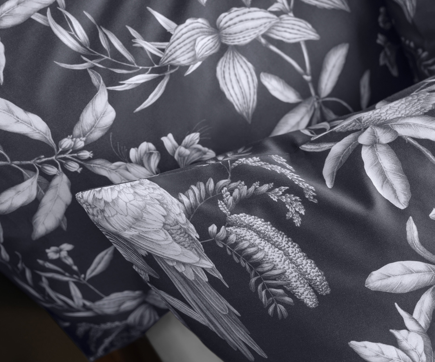 Schlossberg-bed-linen-CALYPSO-noir Schlossberg Bettwäsche CALYPSO noir Satin