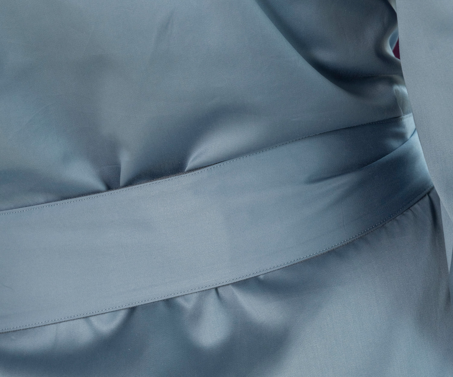 Celso-ALMA-Guertel ALMA Hausmantel aus Satin 700 TC von Celso de Lemos