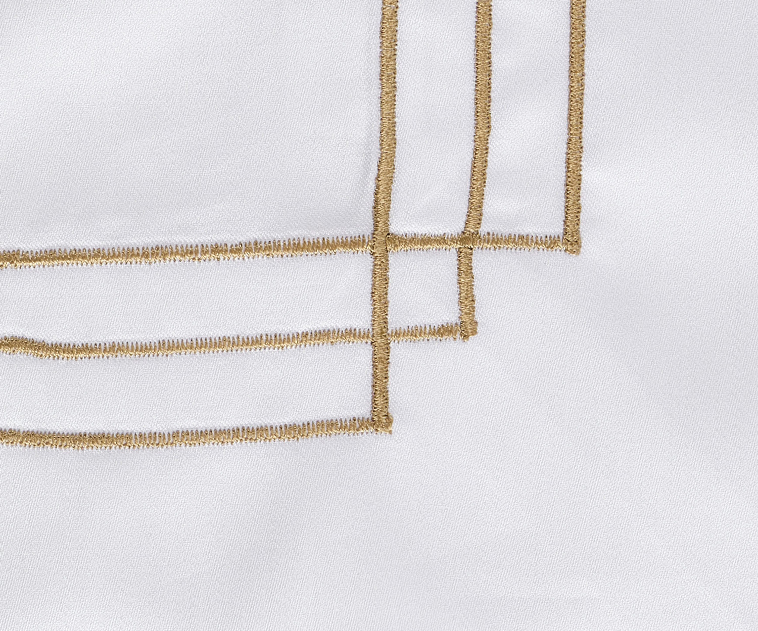 109 gold QUADRA Satin