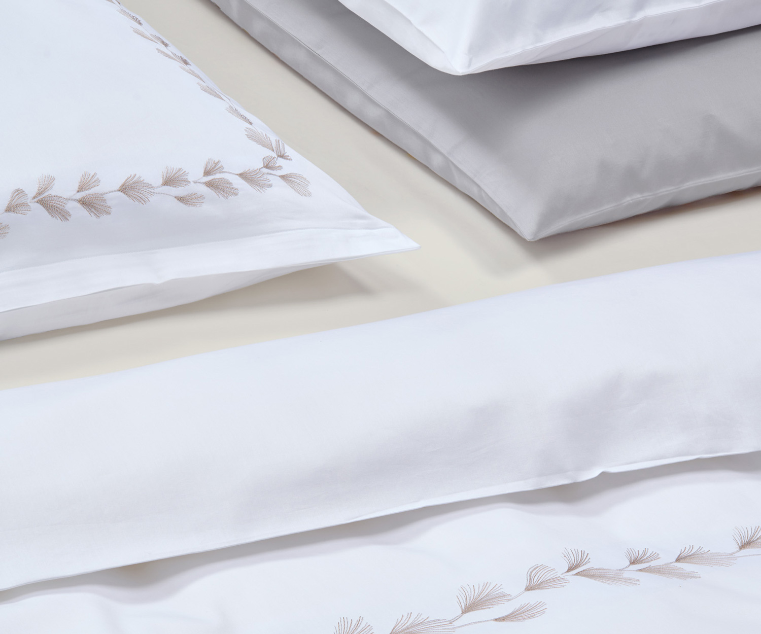 Fischbacher-Bettwaesche-Foglia-Detail Fischbacher FOGLIA Luxury Nights Bettwäsche - Satin