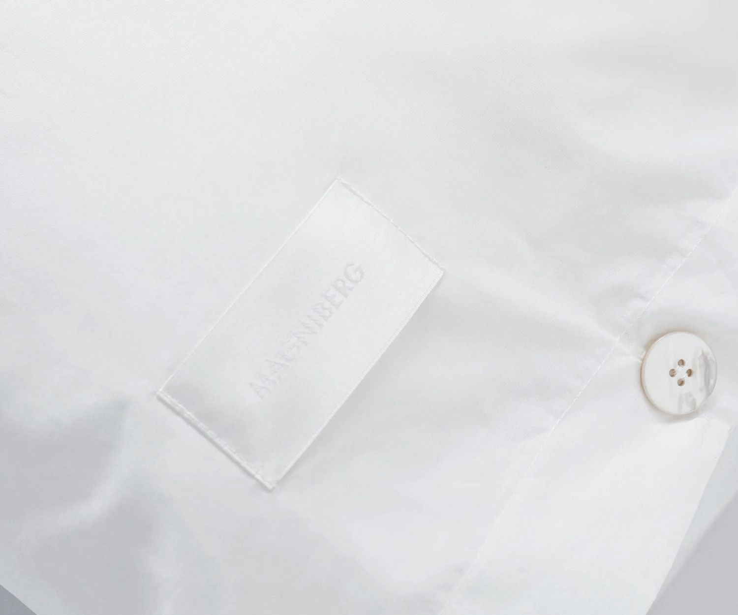 Magniberg_Bettwaesche_Mother_Poplin_White_Detail Magniberg MOTHER POPLIN Bettwäsche Detail