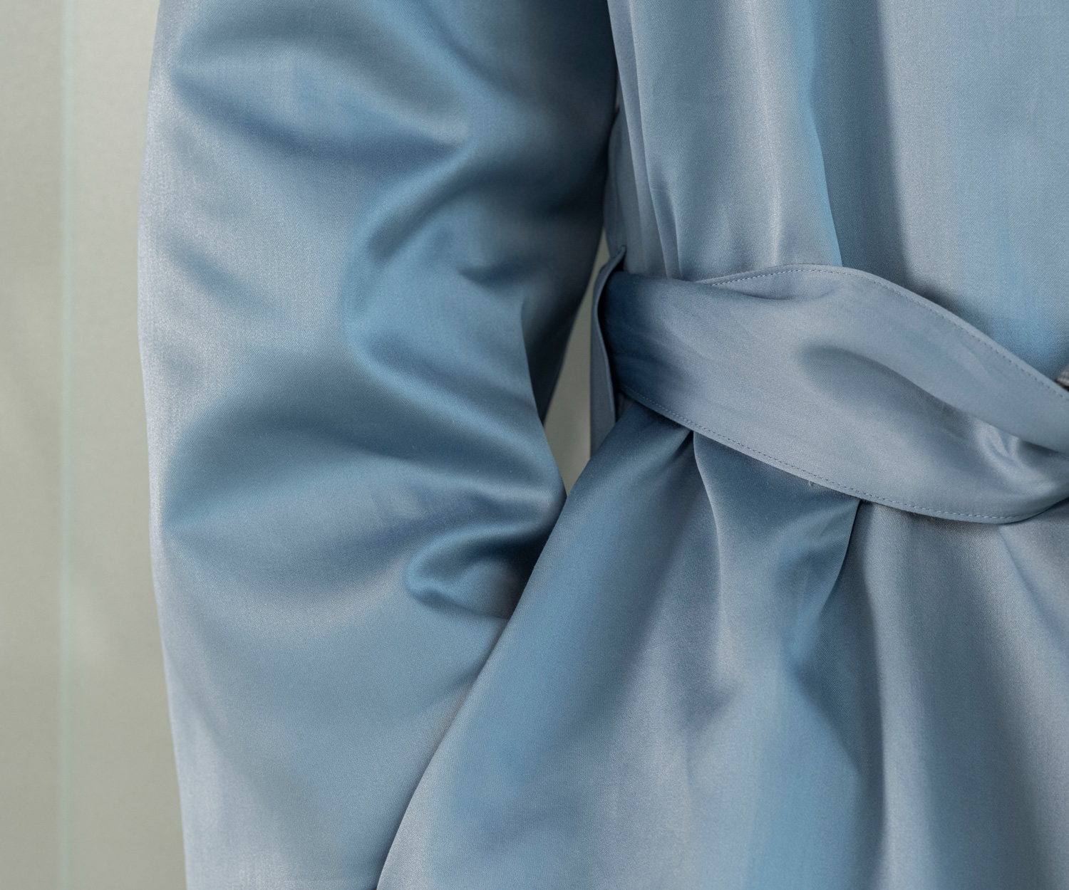 Celso-ALMA-Hausmantel ALMA Hausmantel aus Satin 700 TC von Celso de Lemos