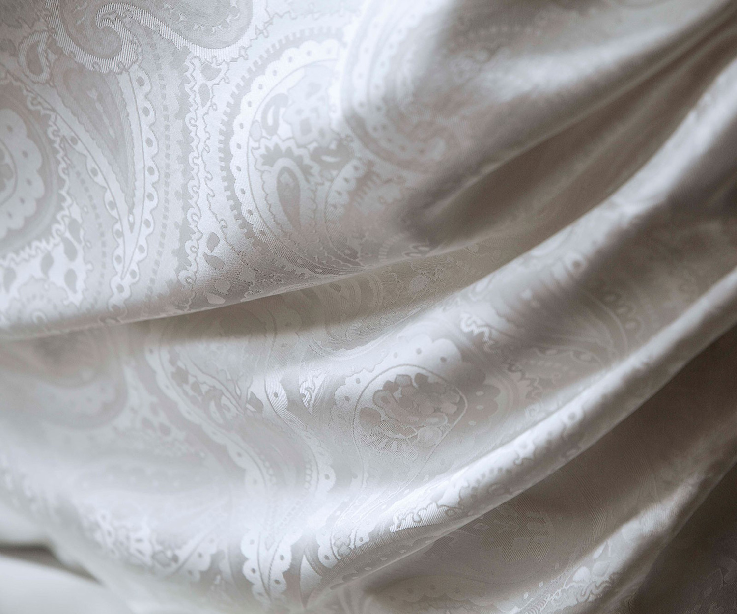 Fischbacher-Bettwaesche-Seide-soie-jacquard-860 Christian Fischbacher SOIE Luxury Nights