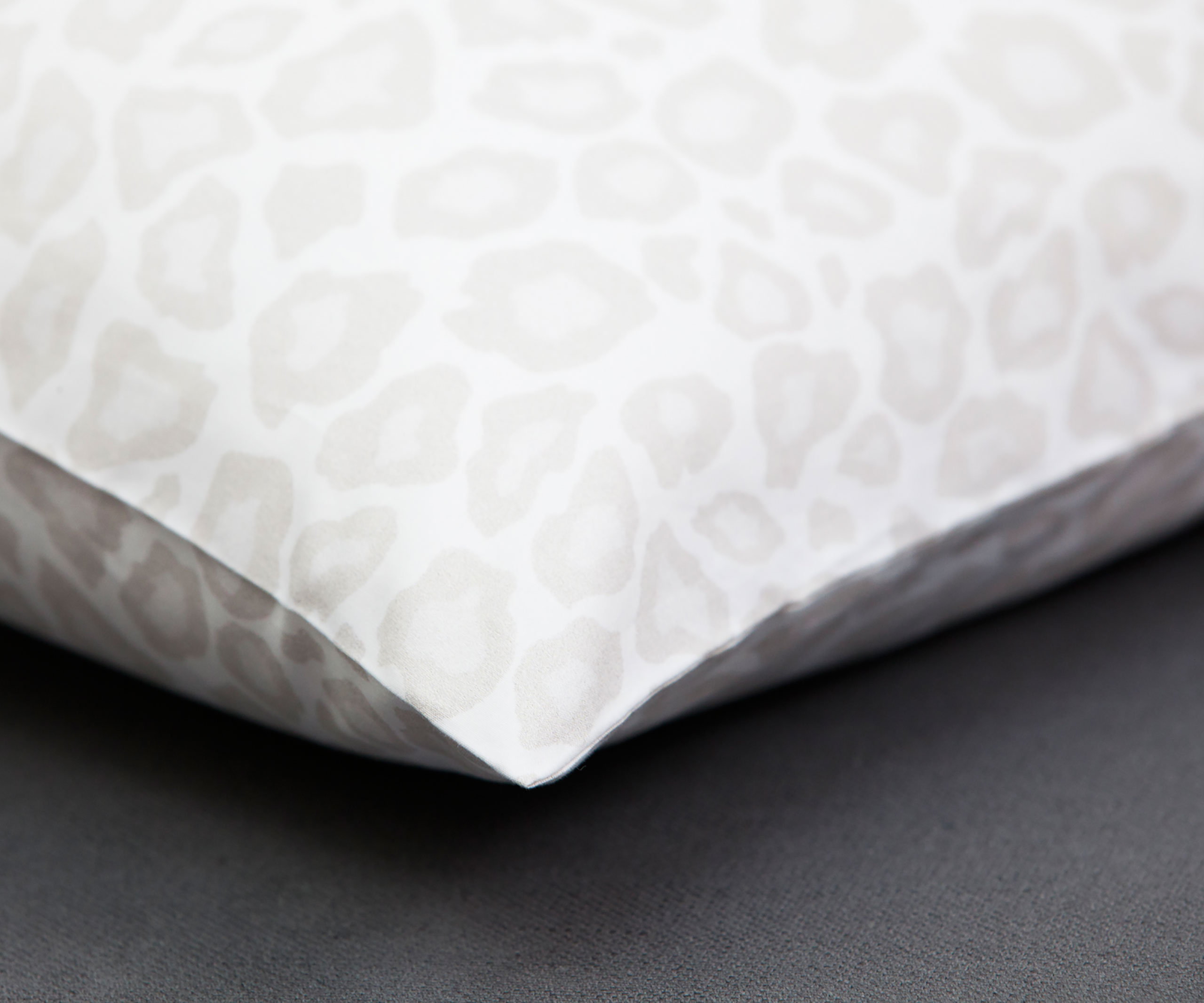 Decode-by-Luiz-Bettwaesche-Eleven-Detail ELEVEN col. 21 natural