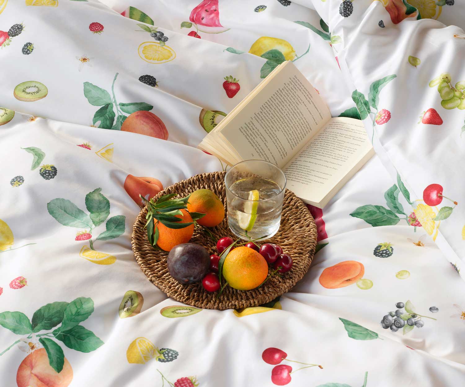 Bettwäsche FRUTTI von Schlossberg mit weissem Fond