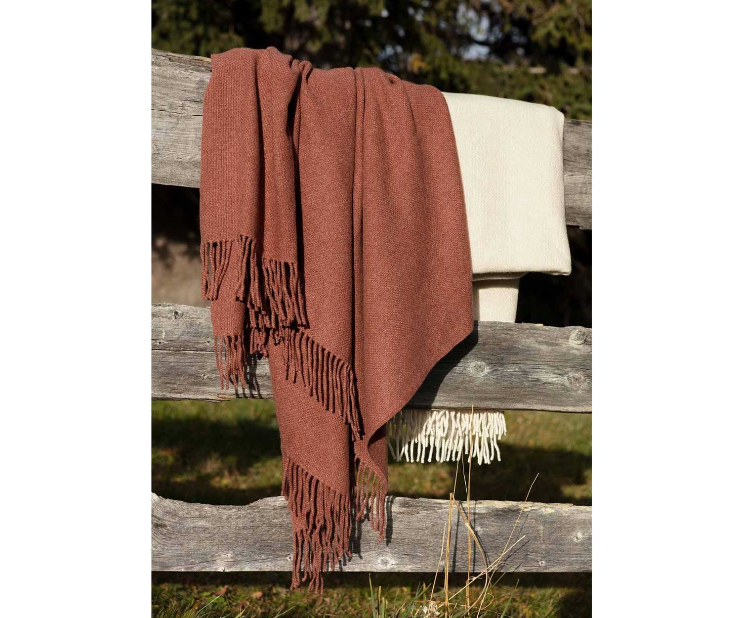 Fischbacher_Kaschmirplaid_Bisou_Lifestyle-2 Fischbacher Kaschmirplaid BISOU in 5 Farben