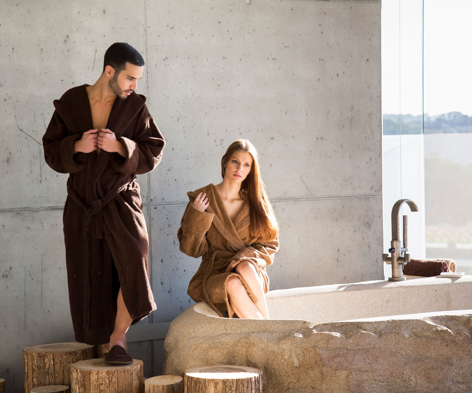 Abyss-Bademantel-Twill-Lifestyle-1 Abyss Bademantel TWILL