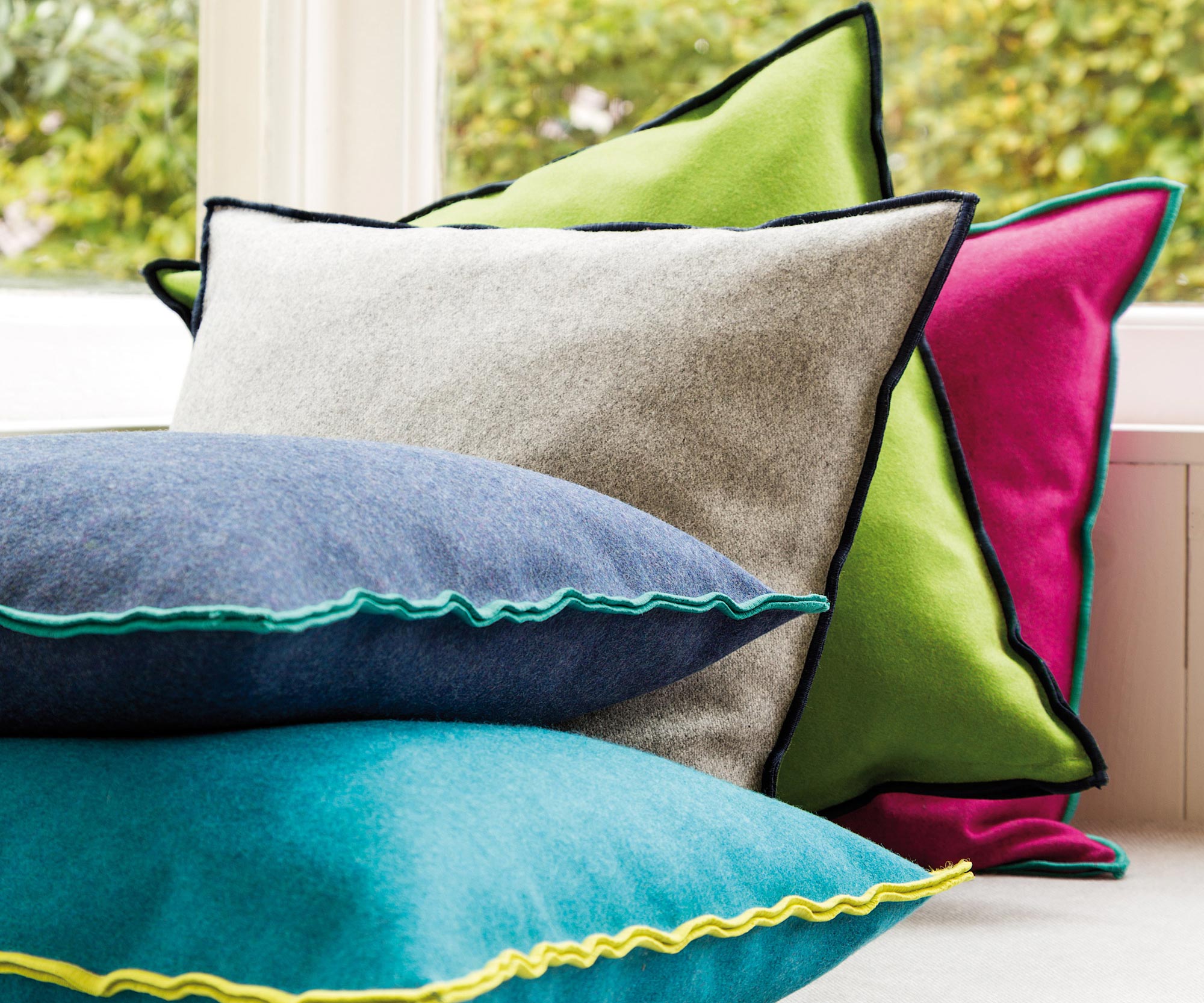 Fischbacher_Cusion_BenuRemix_925_909_911_922_905_902_904_P_WEB-2 Fischbacher 1819 BENU REMIX