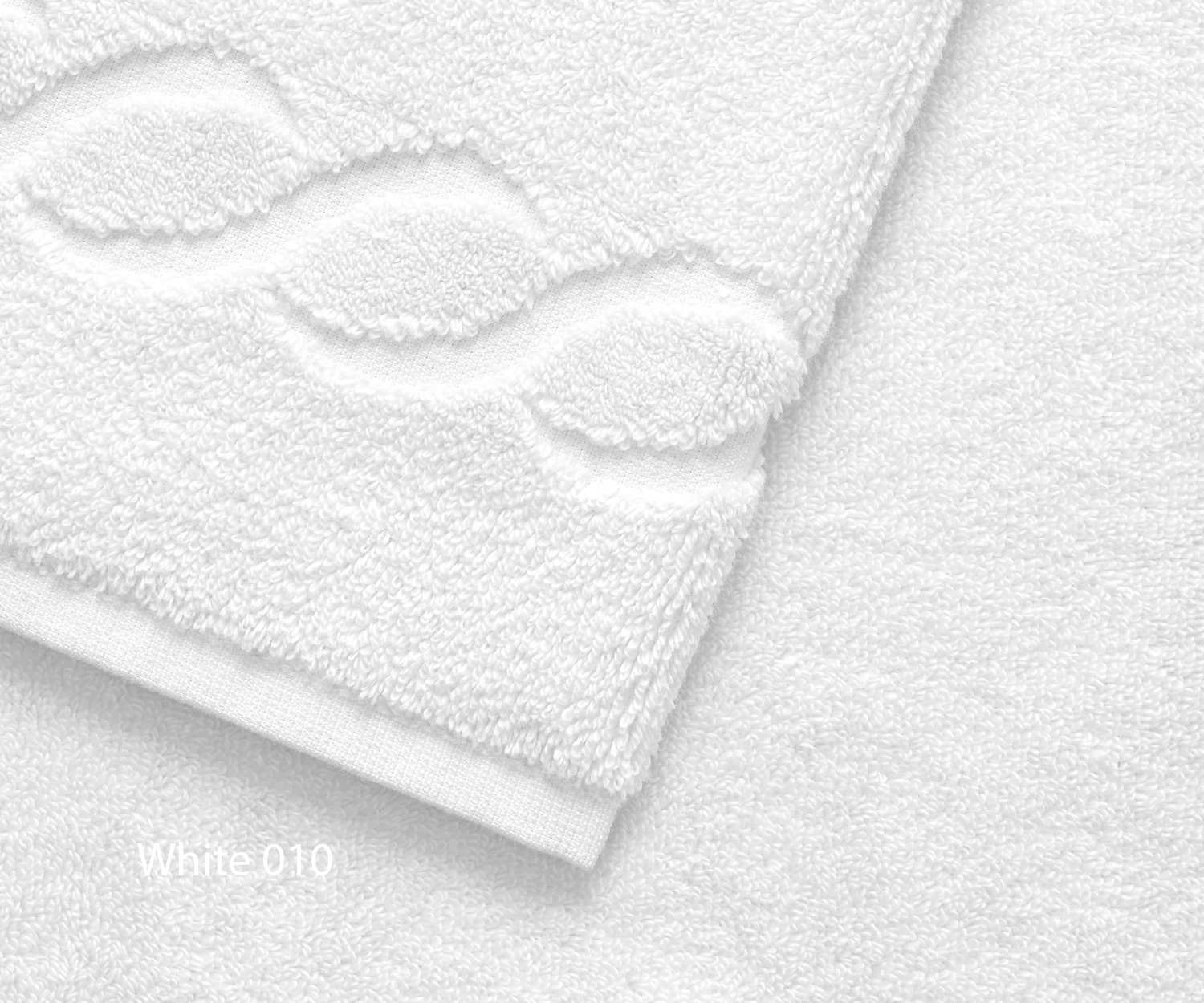 Romance White 010 Fischbacher Handtuch 